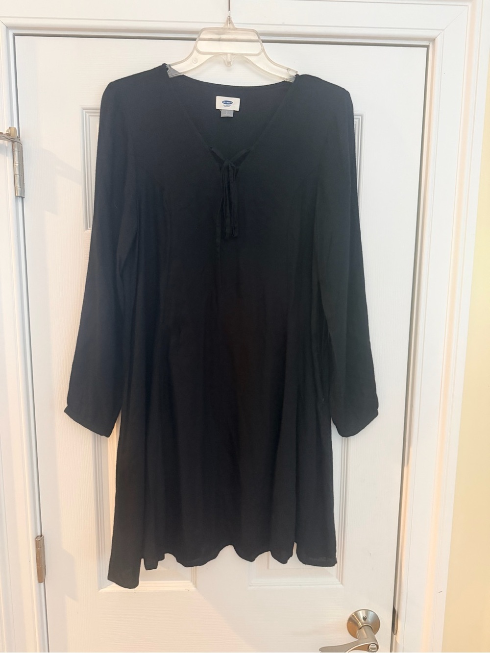Ladies Size S/P "Old Navy" Black Long-Sleeve V-Neck Tie Tunic Dress GUC
